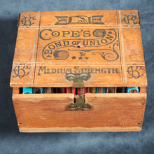 Load image into Gallery viewer, Thomas a Kempis. Words of Wisdom. Selections from the "Little Garden of Roses" by Thomas a Kempis. Hills & Co. Ye St. Luke's Press. London. Circa 1906.