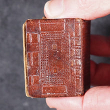 Load image into Gallery viewer, Holy Bible containing Old and New testaments: Translated Out Of The Original Tongues. Glasgow: David Bryce & Son. London: Henry Frowde. Oxford University Press Warehouse, Amen Corner. 1901. 1911 Coronation Bible.