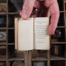 Load image into Gallery viewer, La Divina Comedia. >>PICKERING'S DIAMOND CLASSICS, MINIATURE BOOK<< Dante, Alighieri. Publication Date: 1823 CONDITION: VERY GOOD