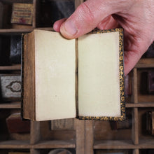 Load image into Gallery viewer, La Divina Comedia. >>PICKERING'S DIAMOND CLASSICS, MINIATURE BOOK<< Dante, Alighieri. Publication Date: 1823 CONDITION: VERY GOOD