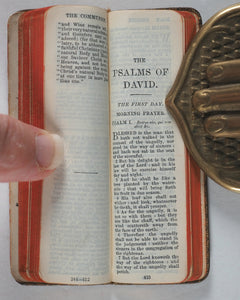 Finger Prayer Book. Common Prayer. University Press London: Henry Frowde, Oxford Warehouse, Amen Corner. London. 1899.