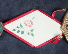 Load image into Gallery viewer, Shakespeare, William. William Shakespeare's Sonnet xviii. De Walden Press. Qualicum Beach. B.C. Canada.  ISBN 0973604123. 2005. Limited edition, number 18 out of 25.
