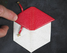 Load image into Gallery viewer, Shakespeare, William. William Shakespeare's Sonnet xviii. De Walden Press. Qualicum Beach. B.C. Canada.  ISBN 0973604123. 2005. Limited edition, number 18 out of 25.
