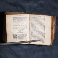 Load image into Gallery viewer, Augustinus, Aurelius, Heiliger. Divi Aurelii Augustini hipponensis episcopi Meditationes, Soliloquia &amp; Manuale.
