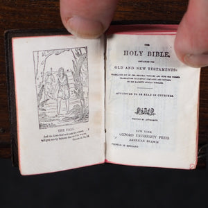 Holy Bible containing the Old and New Testaments; translated out of the original tongues, and with the former translations diligently compared and revised. Oxford University Press. American Branch. New York. 1919.