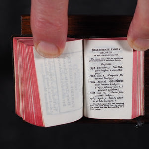 Holy Bible containing the Old and New Testaments; translated out of the original tongues, and with the former translations diligently compared and revised. Oxford University Press. American Branch. New York. 1919.