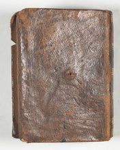 Load image into Gallery viewer, Petit oracle des amans, ou, Les horoscopes de l'amour, mis en rébus : ouvrage dans lequel chacun peut trouver toutes les vérités plaisantes qui le concernent. Castiaux, Libraire. Lille. Circa 1822.
