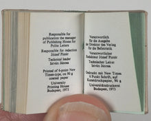 Load image into Gallery viewer, Janka, Gyula. A nemzetközi minikönyvgyűjtés helyzete és lehetőségei. [International Miniature Book Collection].Szepiroldami Konyvkiado. Budapest. 1973.
