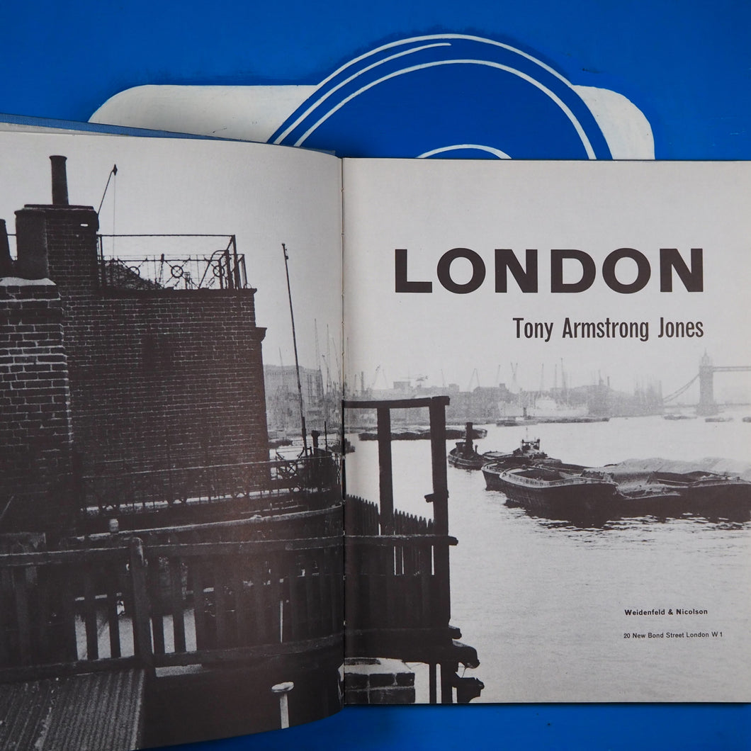 LONDON JONES, Tony Armstrong Published by Weidenfeld & Nicolson, Great Britain, 1958 Condition: Good Hardcover