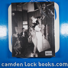 Load image into Gallery viewer, Avedon Fashion 1944-2000 [: the definitive collection]&gt;&gt;BRAND NEW&lt;&lt; Richard Avedon ISBN 10: 0810983893 / ISBN 13: 9780810983892 New Condition: New
