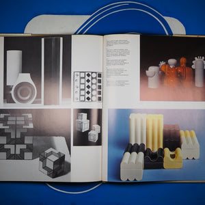 Decorative art in modern interiors. Yearbook of international decoration. Moody, Ella. ISBN 10: 028970278X / ISBN 13: 9780289702789 Published by London, Studio Vista., 1972 Hardcover