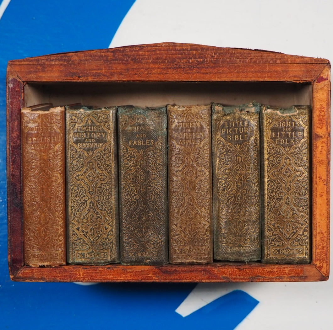 My Own Library. Tilt's Handbooks for Children.The Little Library.6 volumes.Original wooden case. ISABELLA CHILD, W.MAY AND C[harles] WILLIAMS Publication Date: 1835. >>MINIATURE BOOKS<<