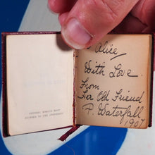 Load image into Gallery viewer, Vicar of Wakefield &gt;&gt;MINIATURE BOOK&lt;&lt; Goldsmith, Oliver. Publication Date: 1900 Condition: Very Good. Binding Variant C. &gt;&gt;MINIATURE BOOK&lt;&lt;

