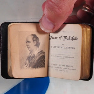 Vicar of Wakefield >>MINIATURE BOOK<< Goldsmith, Oliver. Publication Date: 1900 Condition: Very Good. Binding Variant D. >>MINIATURE BOOK<<